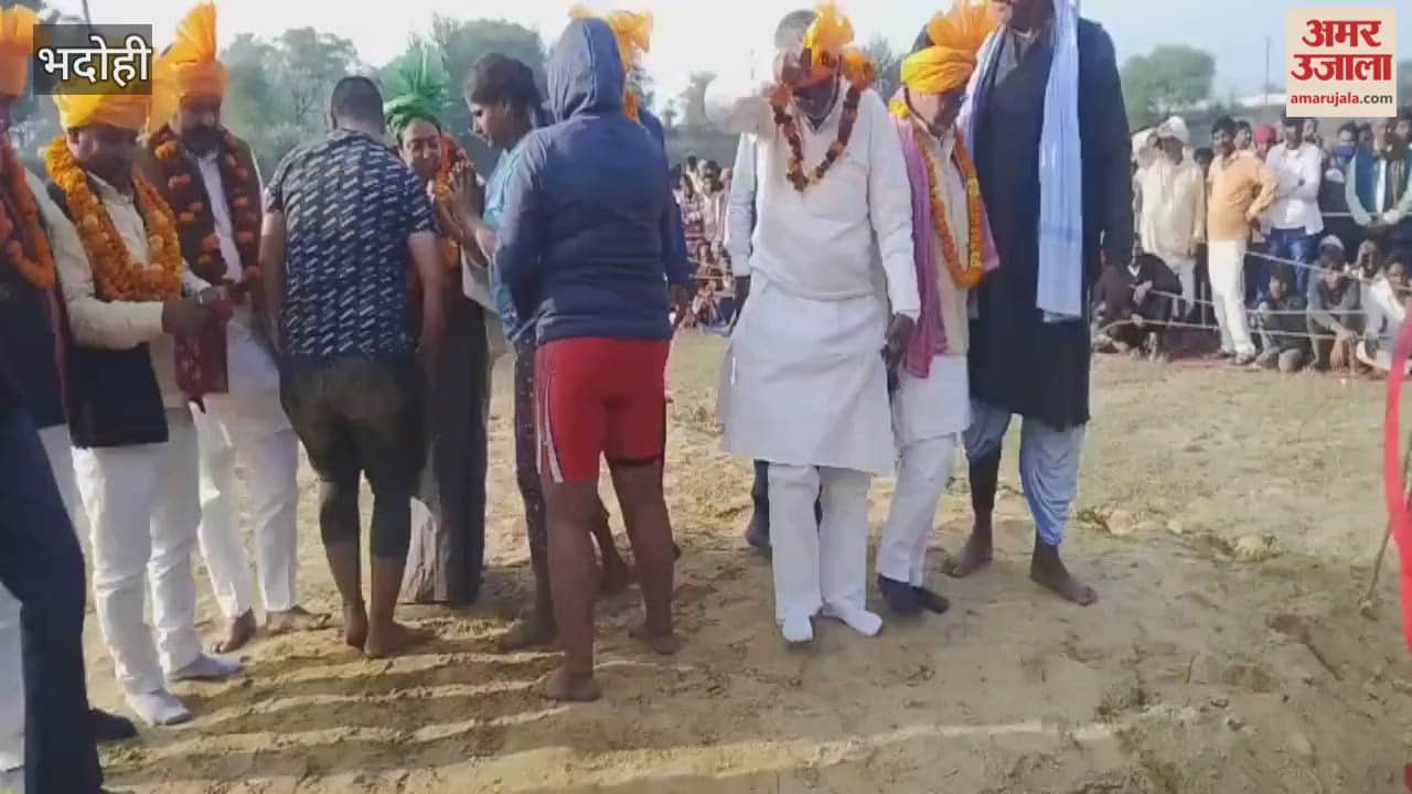 Wrestlers from Banaras and Mirzapur couldn pin each other down for 20 minutes