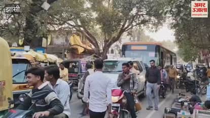 Jhansi: Traffic jam in Chirgaon, vehicles stuck for hours, encroachment on the road becomes a problem
