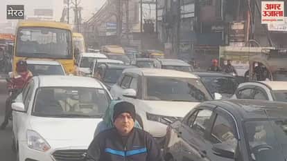 Meerut: Jam on Delhi road, school bus also stuck