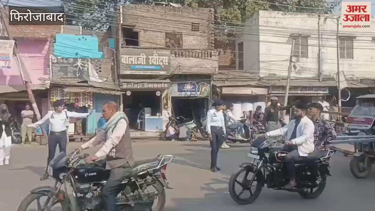 Traffic Relief in City: Women Officers in Action