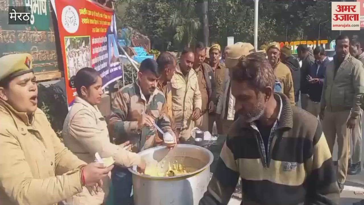 Meerut: Prasad distributed