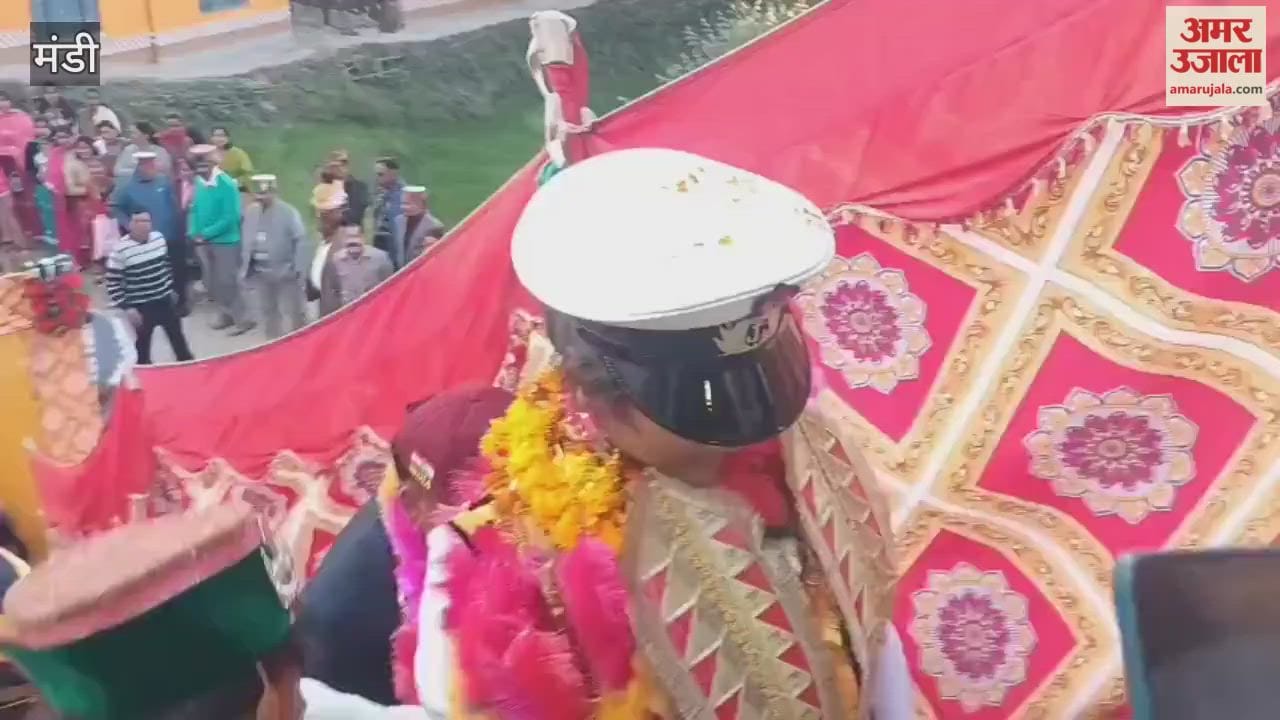 Mandi Simran who became a Lieutenant in the Indian Navy receives a grand welcome in Kotli; she is the third generation from her family to join the armed forces