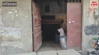 Chemical leak at a factory in Roop Nagar Industrial Area Loni Ghaziabad