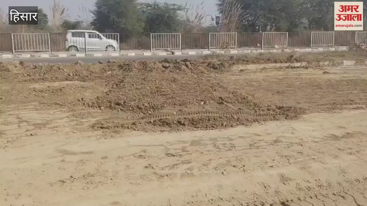 water line bursts on Hisar NH 9, forcing vehicles to be diverted onto service lane