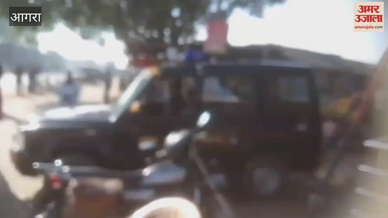 Truck Crashes into Sainya Police Outpost on Gwalior Highway