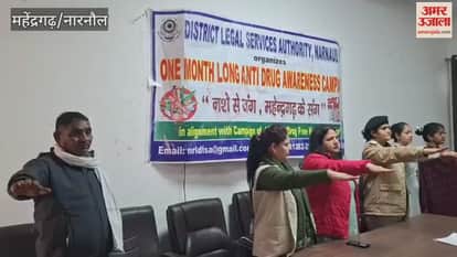 Advocate Giri Bala made children aware in the women's college in Narnaul.