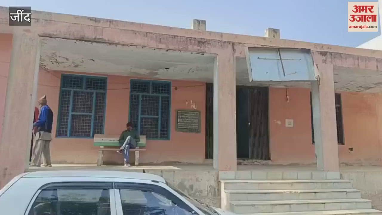 MNREGA workers started a sit-in at the Julana BDPO office in Jind.