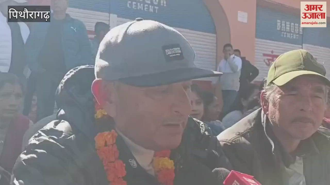 Indefinite strike begins demanding construction of bridge on Quarban road