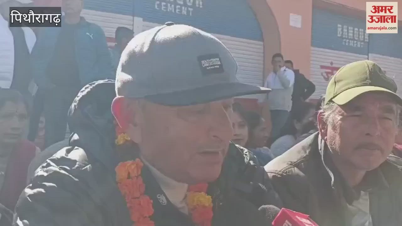 Indefinite strike begins demanding construction of bridge on Quarban road
