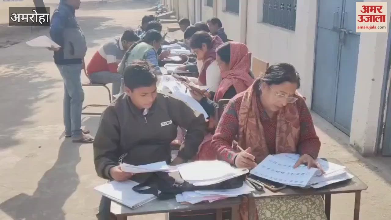 Only a handful of people arrived to fill out and submit the SIR forms