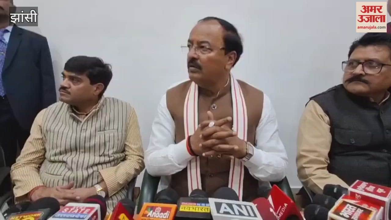 Deputy CM Keshav said that Akhilesh's mental balance has deteriorated after the defeat in Bihar.