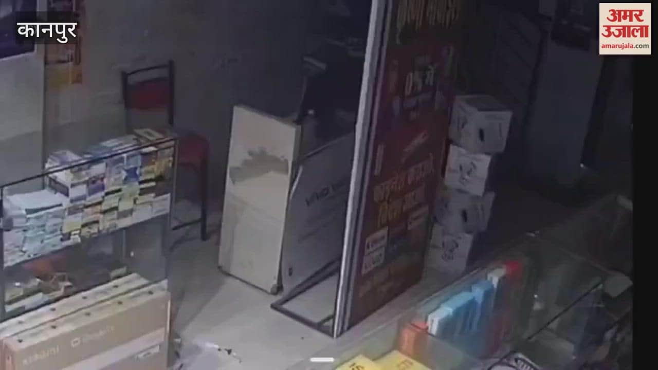 Kanpur: Shop shutter broken and mobile phones worth Rs 50 lakh stolen