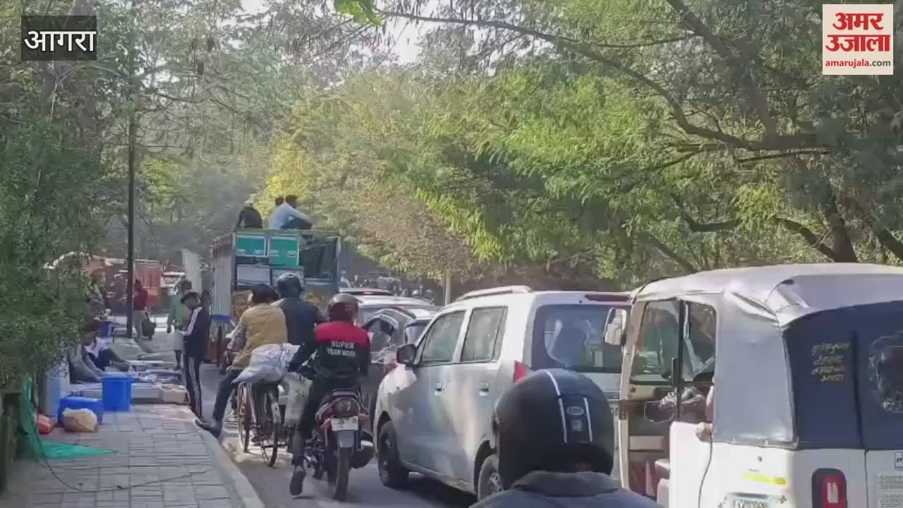 Massive Traffic Chaos in Agra: Metro Barricading and School Rush Choke Paliwal Park–Sanjay Place Route