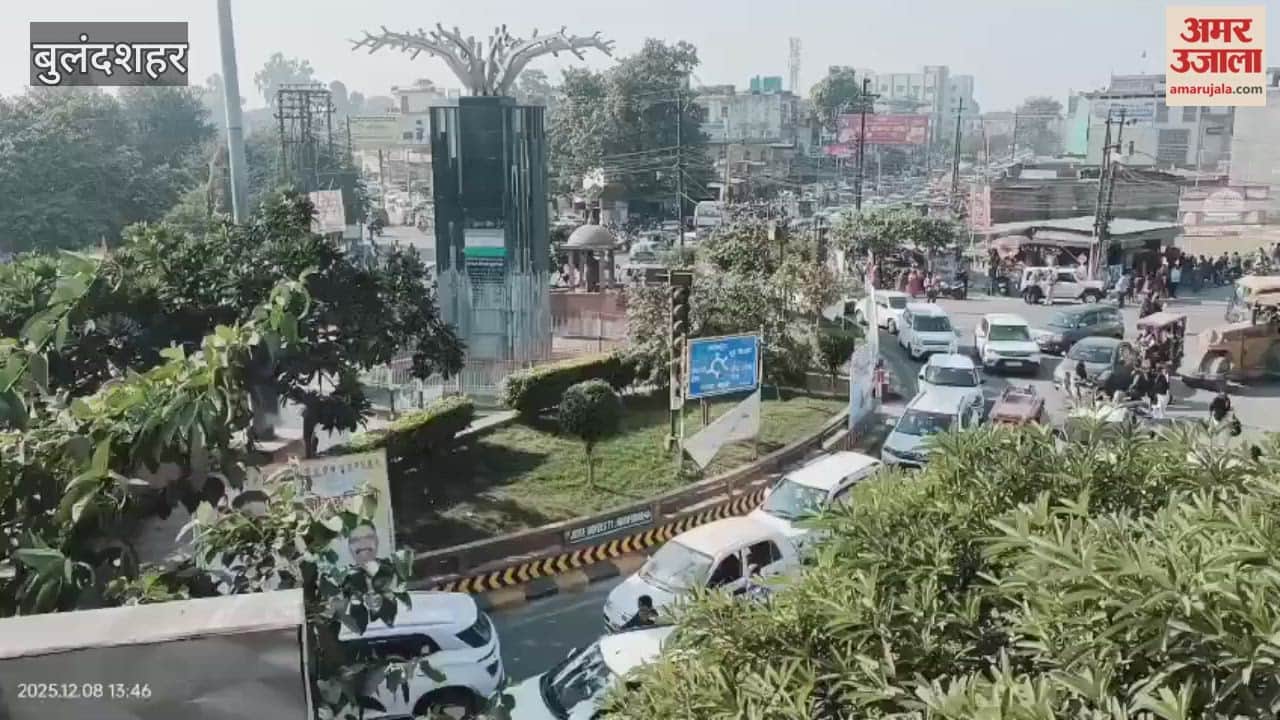 Bulandshahr continued to grapple with traffic jams and this is what roads looked like this morning