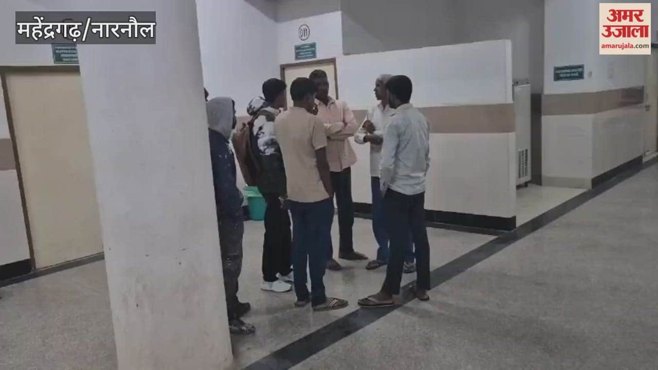 mother and son were injured in a road accident in Mahendragarh; they have been referred to a higher medical center in serious condition.