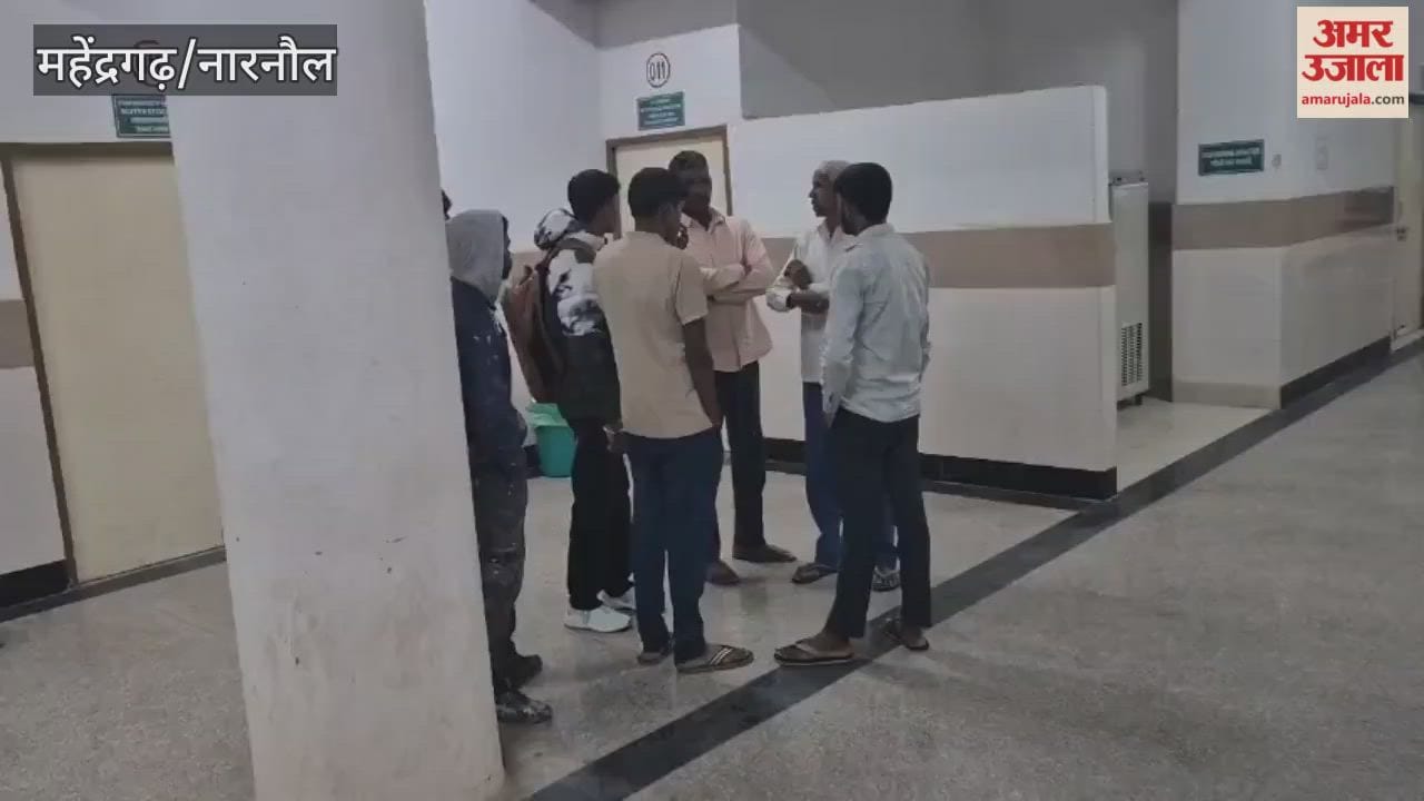mother and son were injured in a road accident in Mahendragarh; they have been referred to a higher medical center in serious condition.