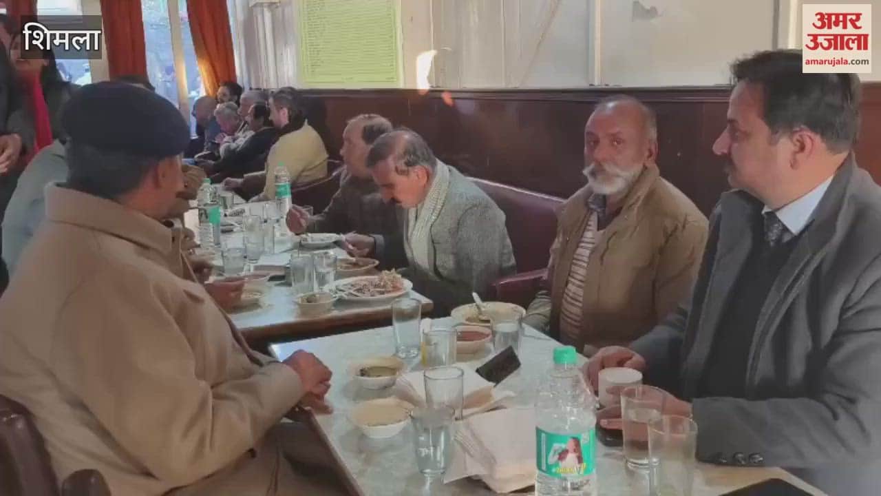Shimla Chief Minister Sukhu arrived in Shimla and had sambar and vada at the Indian Coffee House