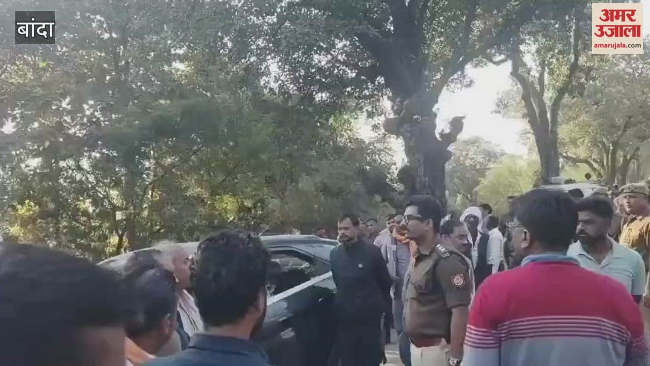 Banda: Out-of-control car crashes into parked truck, three seriously injured, including a teacher couple