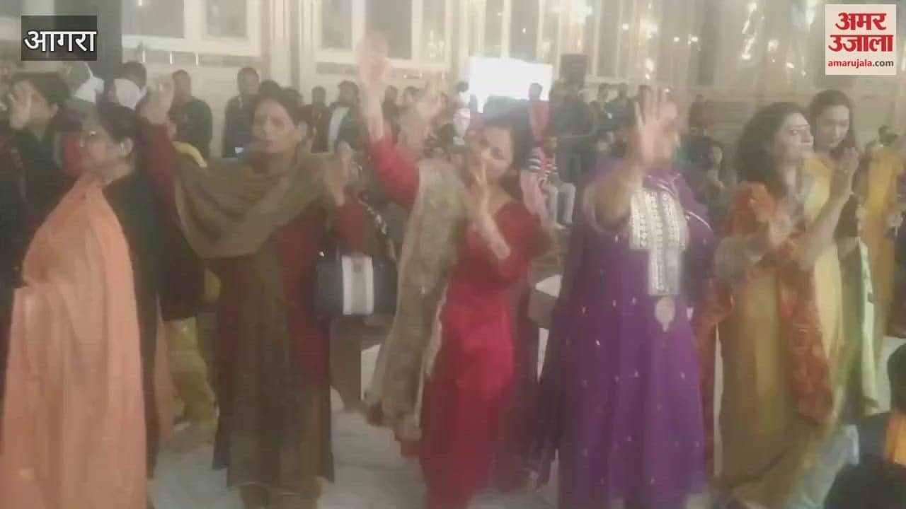 Devotees flocked to see the Shri Sai Charan Paduka