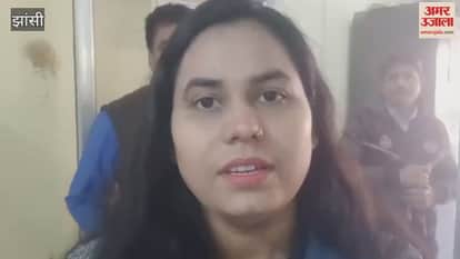 A large number of women reached Jhansi Transport Corporation for recruitment to the post of conductor.