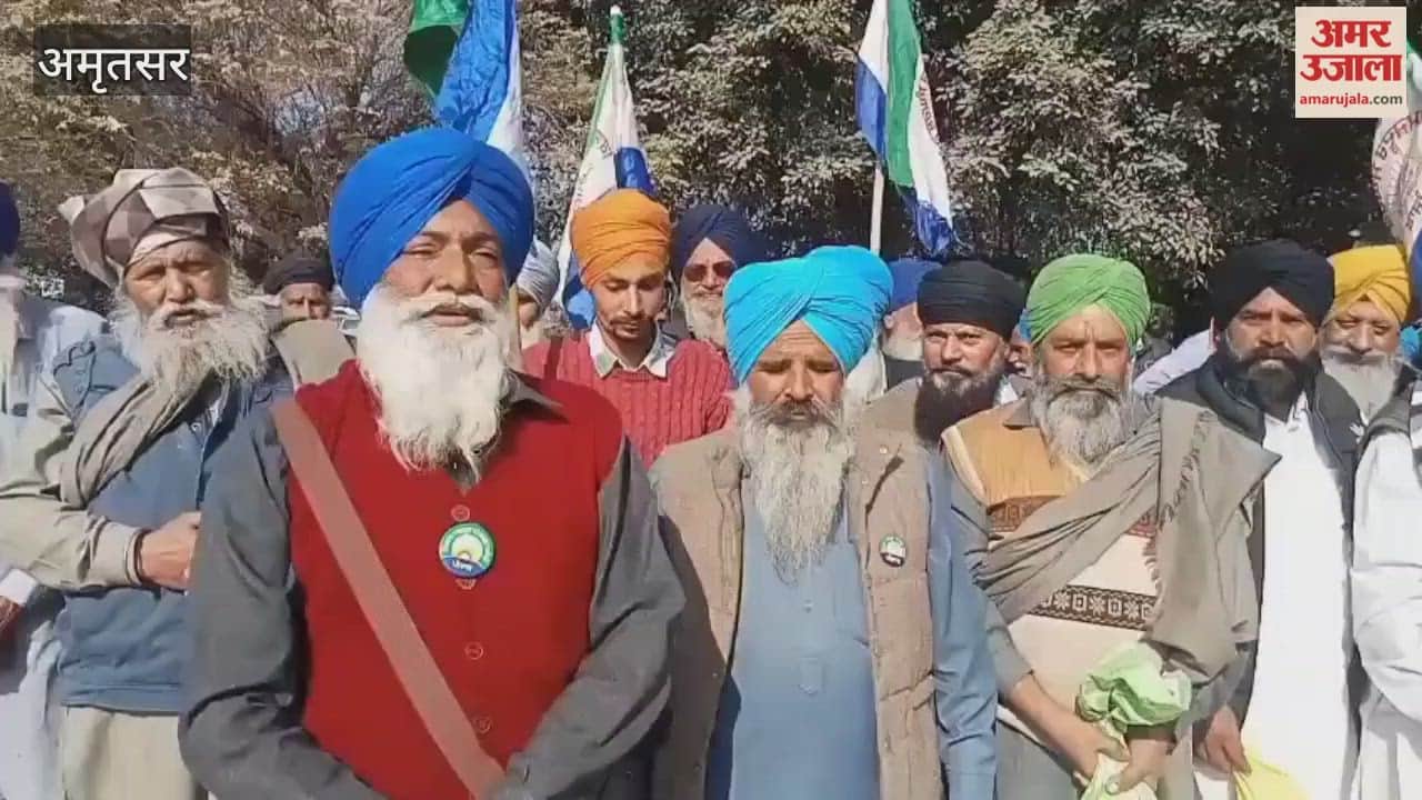Farmers reached the Kathunangal power plant in Amritsar and staged a protest.