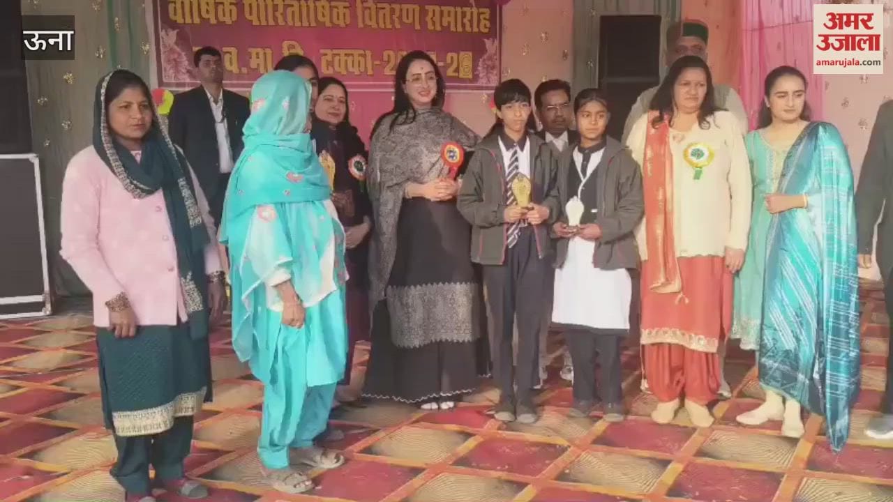 Una Annual function at Takka School chief guest Mridu Sharma honoured promising students