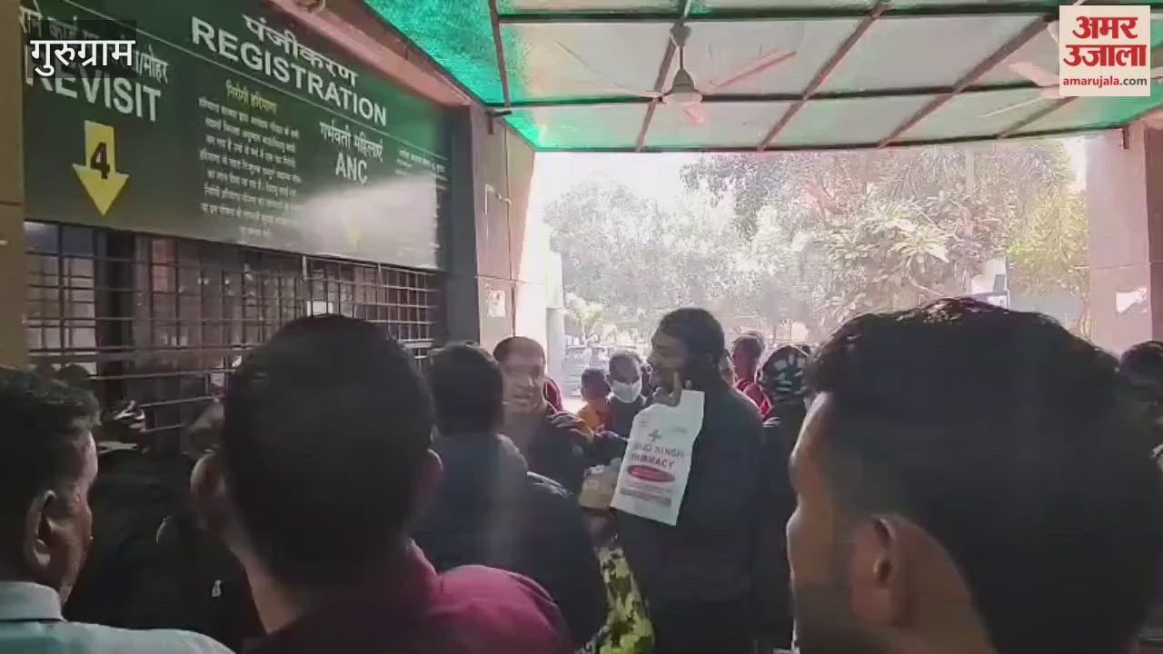 Crowd of patients gathered at registration counter after doctors strike ended in Gurugram Civil Hospital