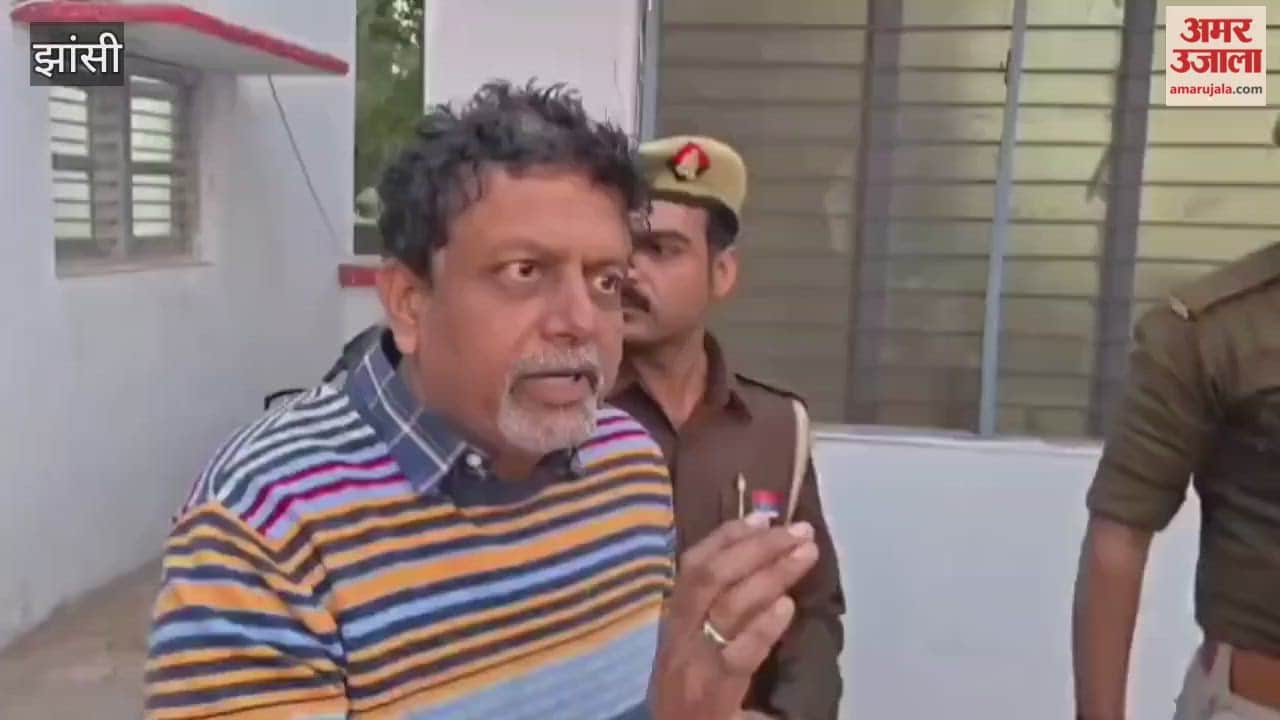 Fake doctor working at Lalitpur Medical College on brother-in-law's degree arrested, SP Mohammad Mushtaq gives information