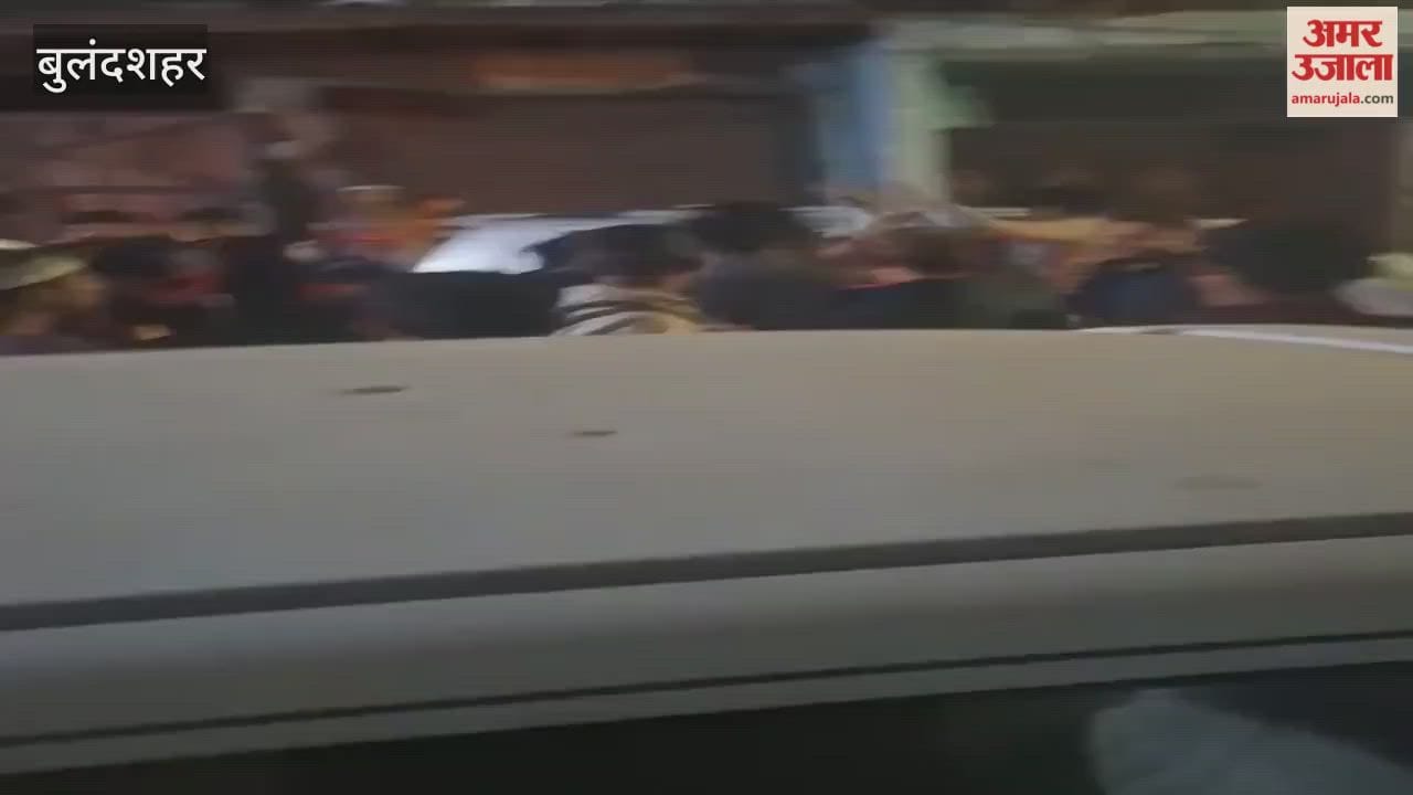 Youth beaten up in middle of road in Bulandshahr