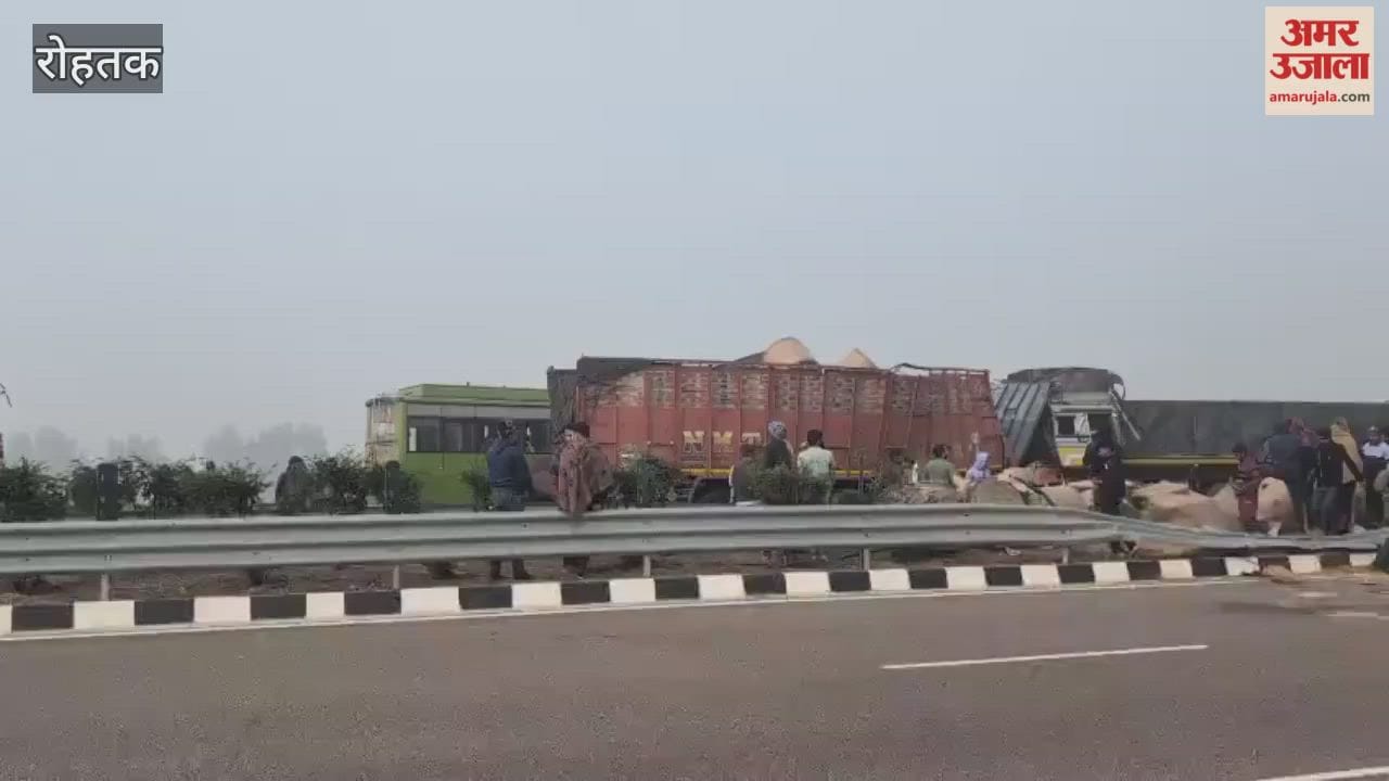 Thirty vehicles collided on National Highway 152-D near Kharkara in Rohtak; two dead, 40 injured