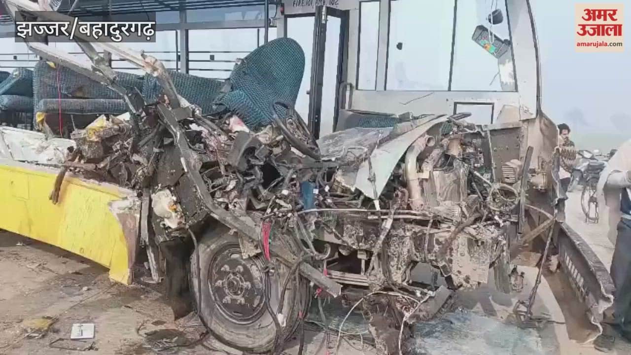 private school bus from Charkhi Dadri collided with state-run bus in Jhajjar, resulting in death of one child and injuries to several others