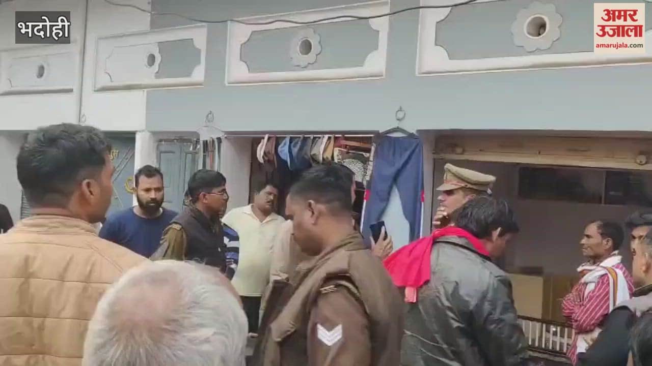 Thieves fled with jewelry worth 65,000 in broad daylight