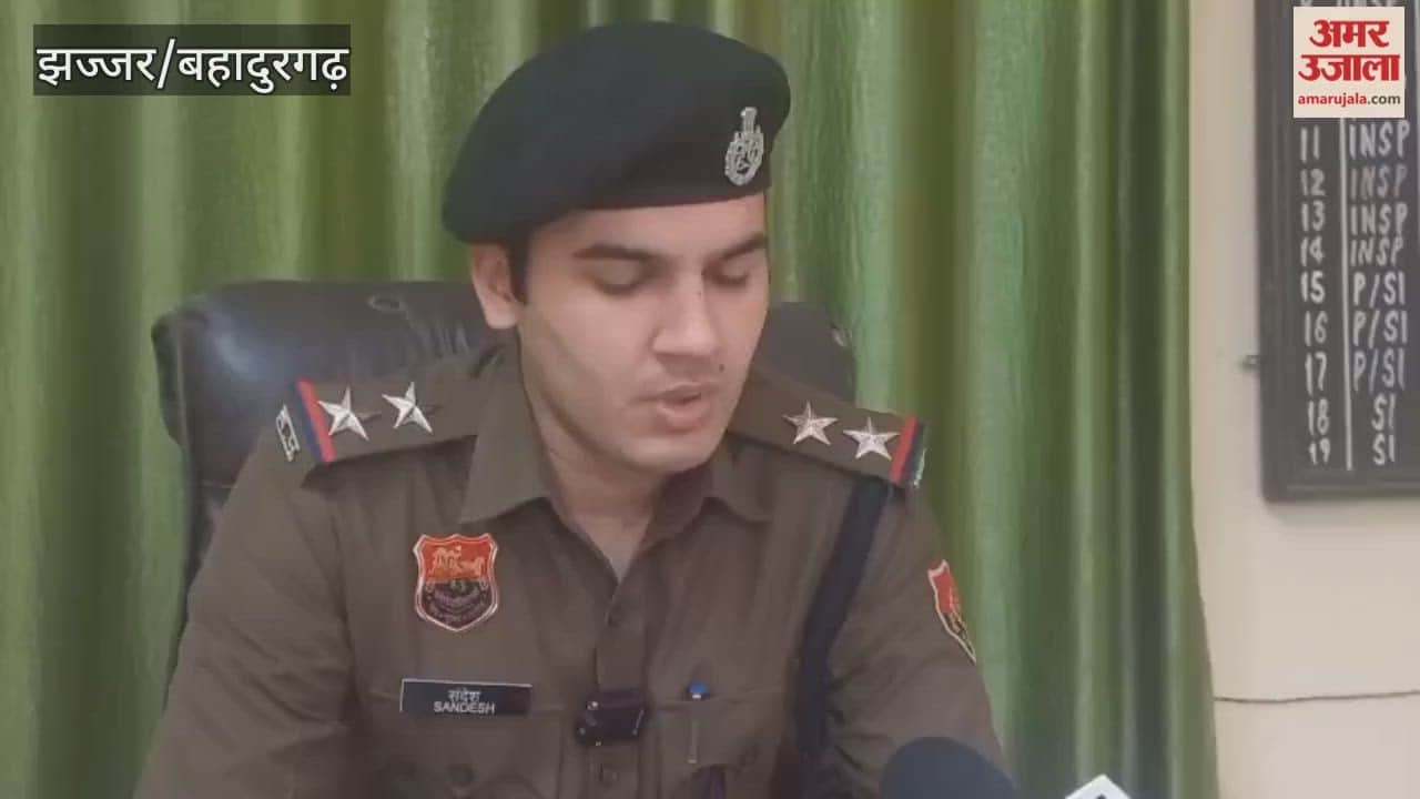 Two buses collided at Kulana Chowk in Jhajjar, resulting in minor injuries to several passengers.