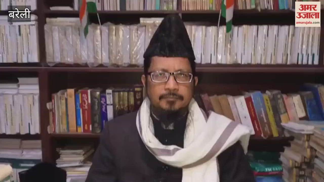 Maulana Shahabuddin Razvi said Akhilesh Yadav should not divide the SIR along Hindu-Muslim lines