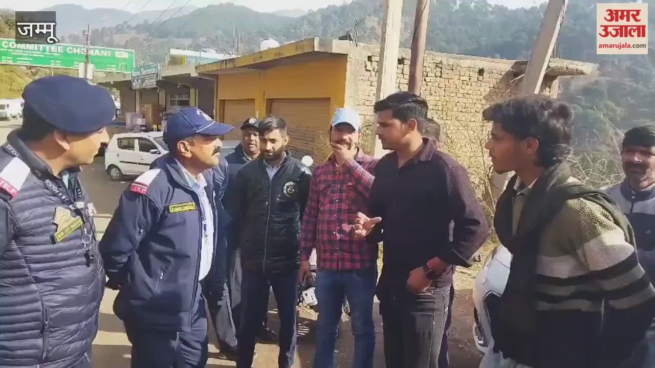 Taxi drivers in Chenani voiced their problems to the transport department.