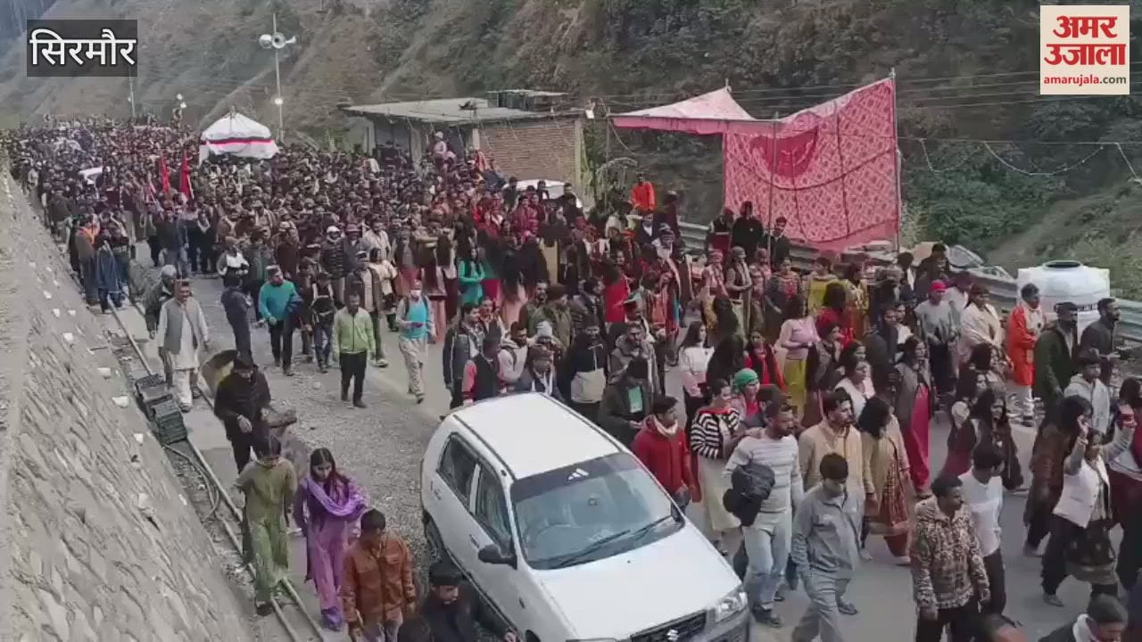 Sirmour The divine procession of Chalda Maharaj has departed from Drabil for Pashmi
