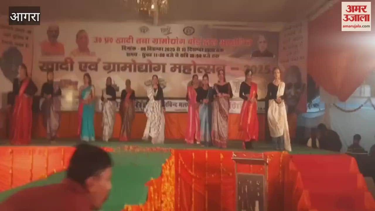 Models showcased their style on ramp wearing Khadi garments