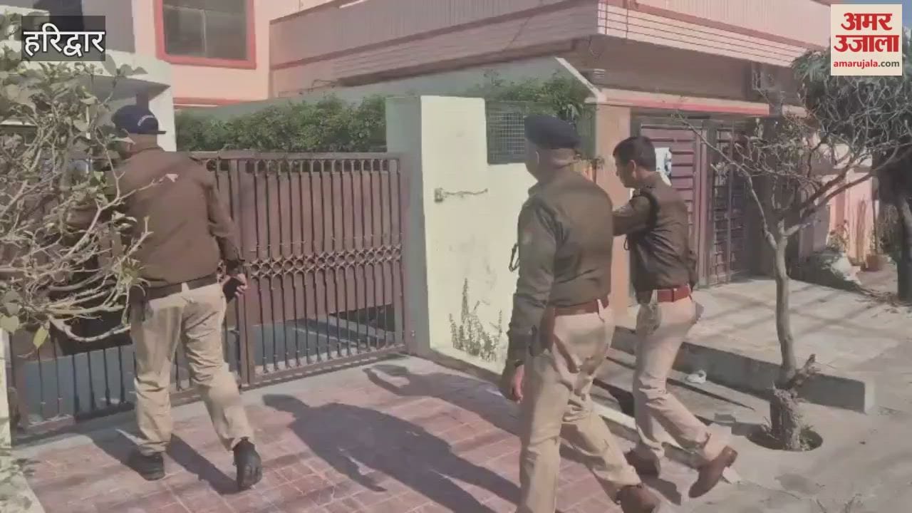 Haridwar: Police officers visited senior citizens and single people to listen to their problem