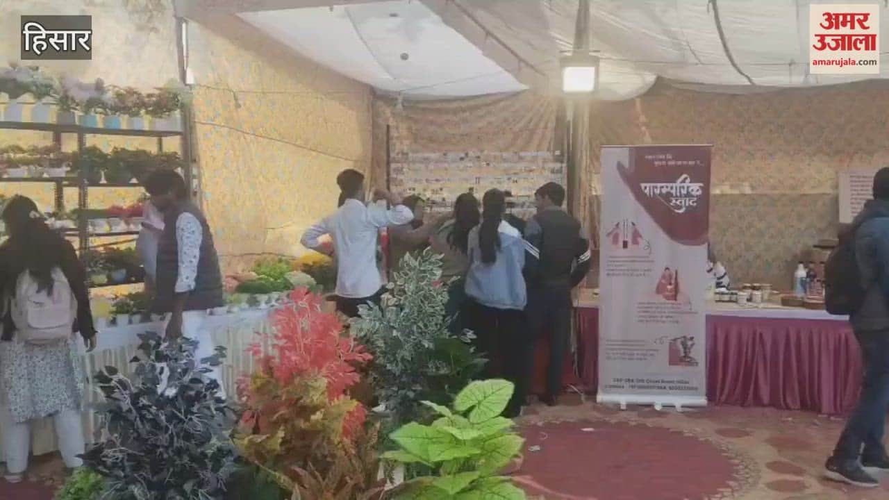 In Hisar, Agriculture Minister Shyam Singh Rana visited the indigenous products fair, and the performance of Manas Ramlila left the audience deeply moved.