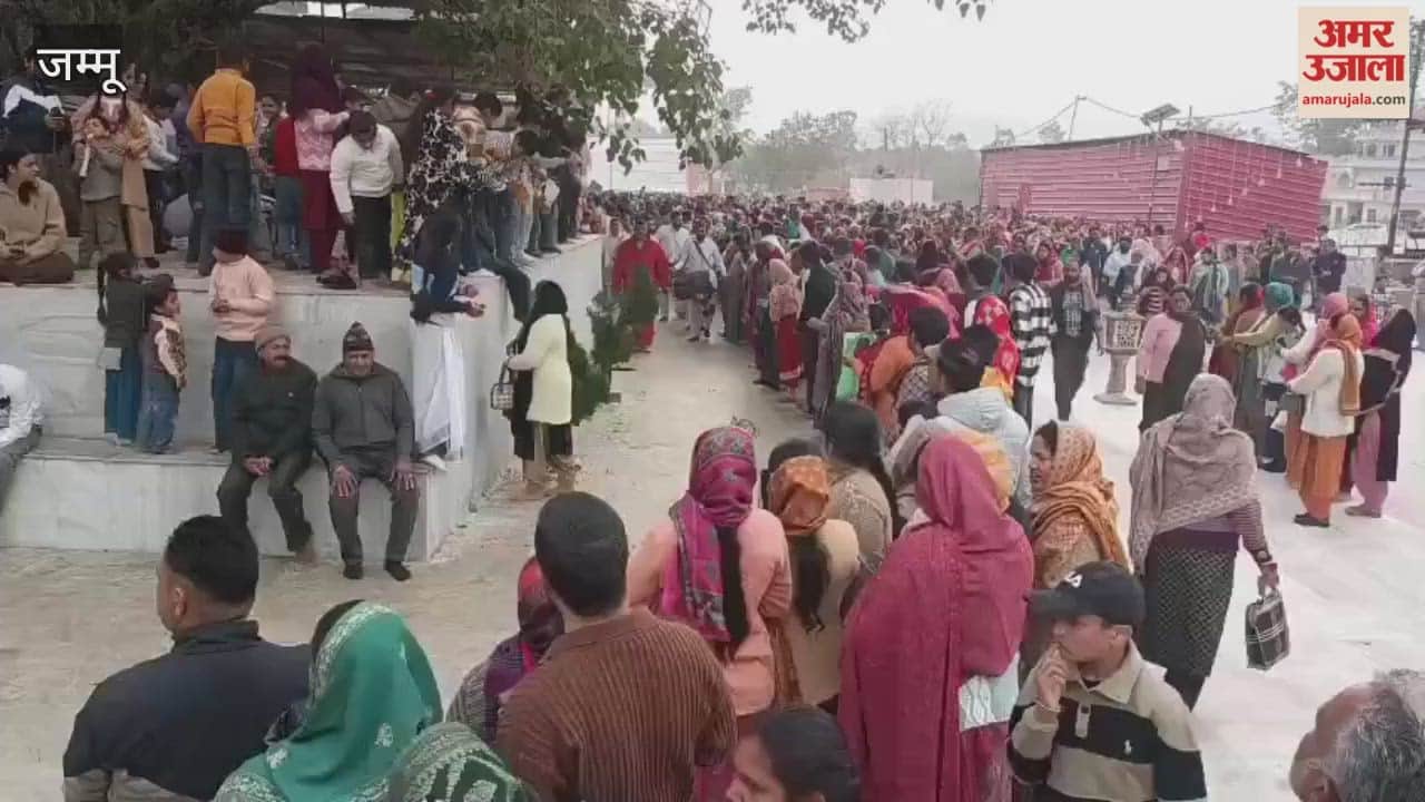 Huge crowd of devotees on the tenth day of Ati Shri Maha Vishnu Yagna in Pauni