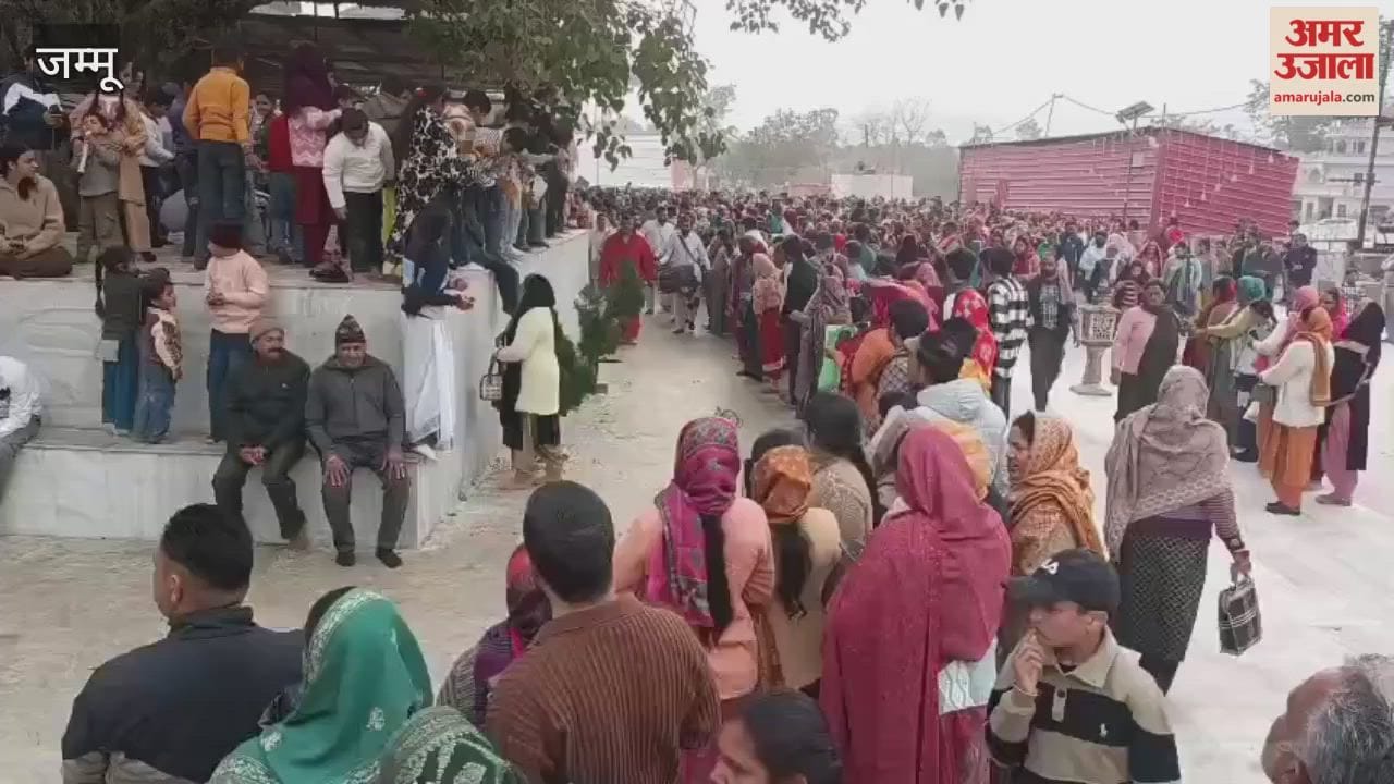 Huge crowd of devotees on the tenth day of Ati Shri Maha Vishnu Yagna in Pauni