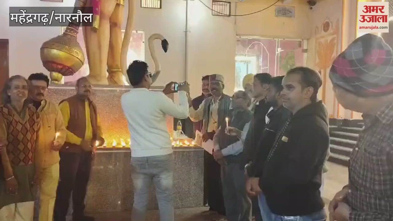 In Narnaul, Pandit Satyanarayan Pandey said that the festival of lights is deeply connected to India's culture, soul, and ethos.
