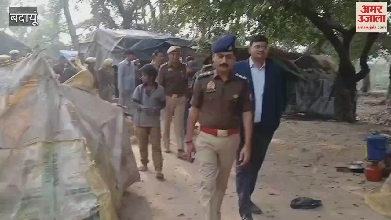 encroachments were removed from the premises of the Bade Sarkar dargah in budaun