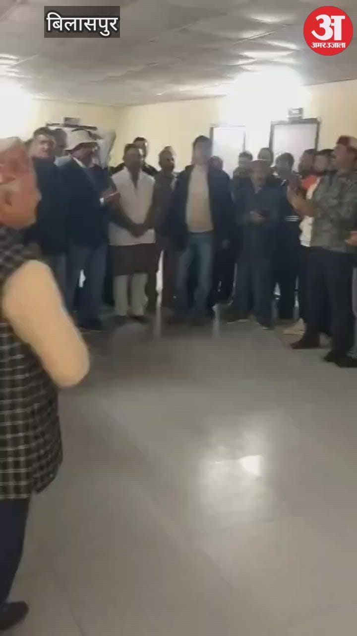 बिलासपुर: टिपर यूनियन ने दिया फोरलेन कंपनी के कार्यालय में धरना