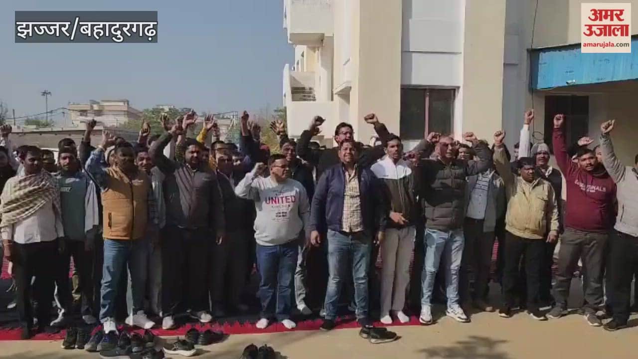 Electricity workers staged a two-hour protest in Jhajjar