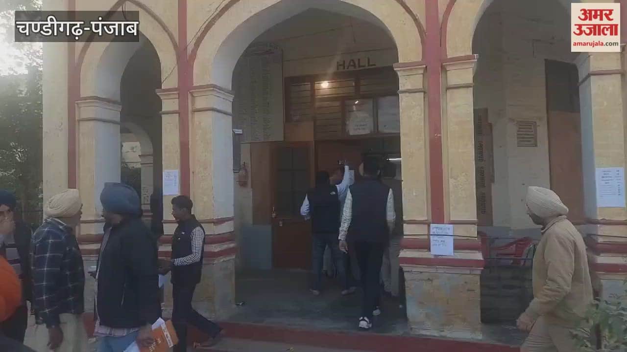 man tore up ballot papers and ran away in Moga