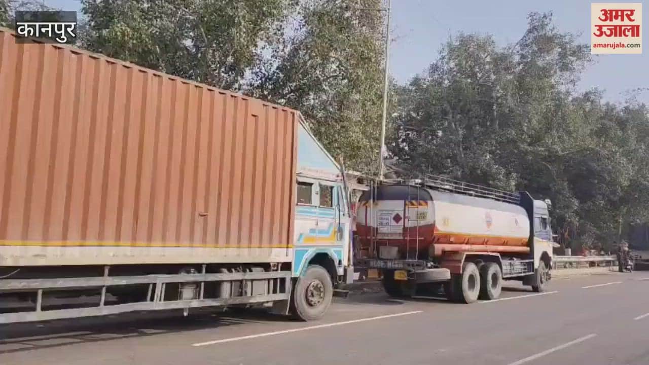 Kanpur: Illegal Parking Near Brahmadev Temple Increases Risk of Accidents