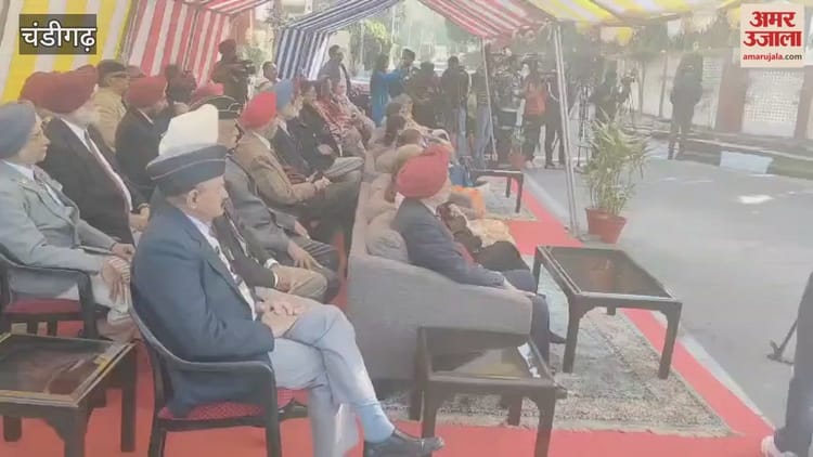 विजय दिवस पर अरुण खेत्रपाल की शहादत को नमन करने पहुंचे बैचमेट – On Vijay Diwas, Batchmates Arrived To Pay Tribute To The Martyrdom Of Arun Khetarpal.