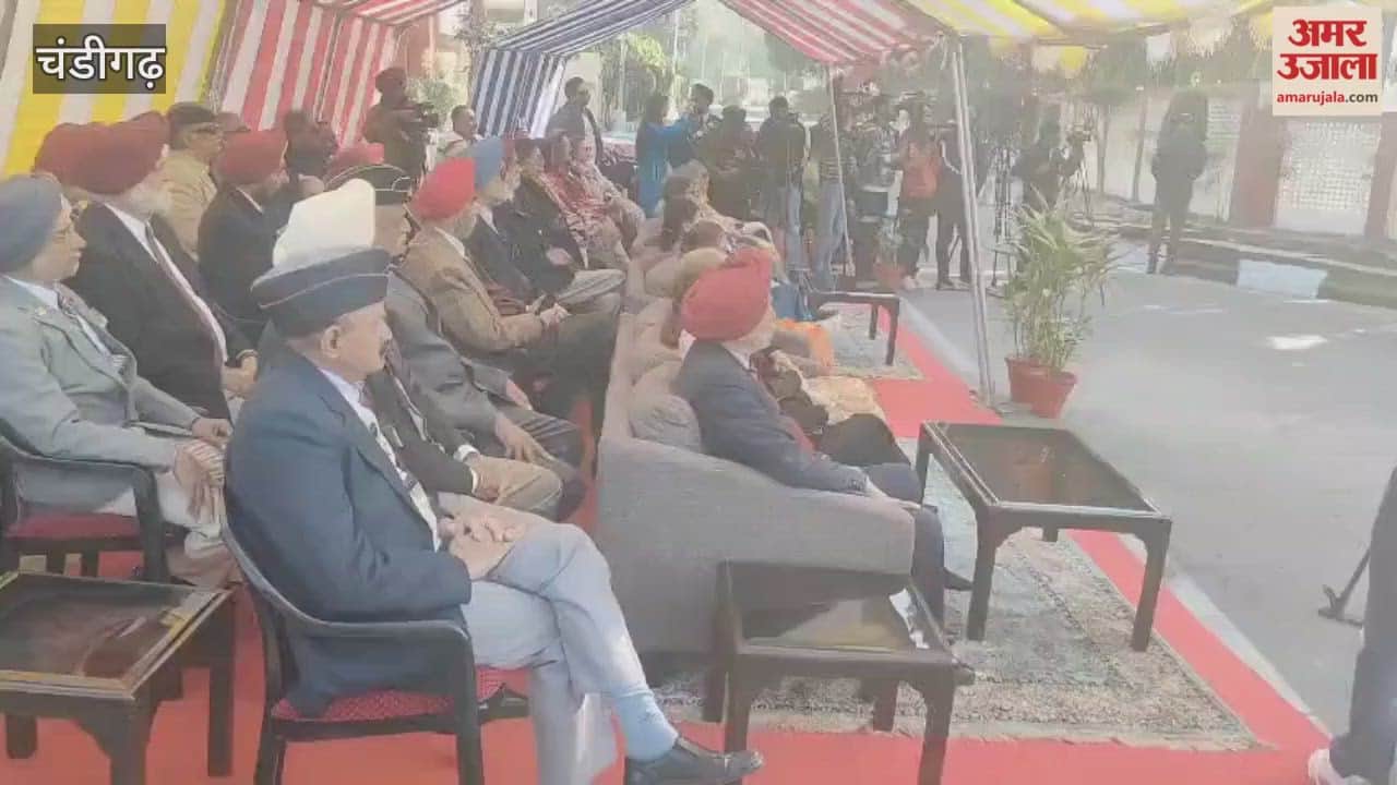 On Vijay Diwas, batchmates arrived to pay tribute to the martyrdom of Arun Khetarpal.