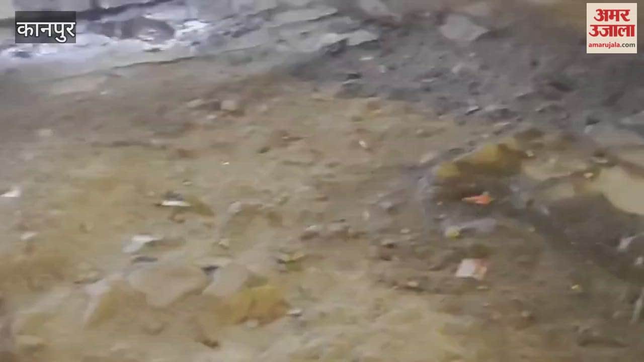 Kanpur: Sewage water overflowing due to clogged sewer lines, causing problems for residents